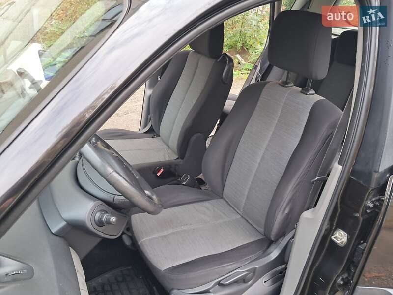 Минивэн Renault Scenic 2006 в Черновцах