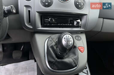 Мінівен Renault Scenic 2006 в  фото 20 Мінівен Renault Scenic 2006 в