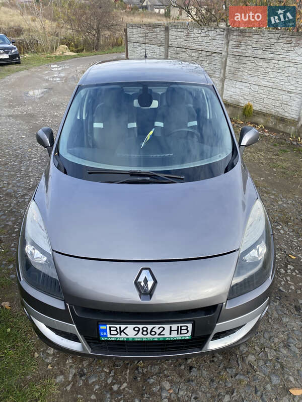 Минивэн Renault Scenic 2011 в Ровно