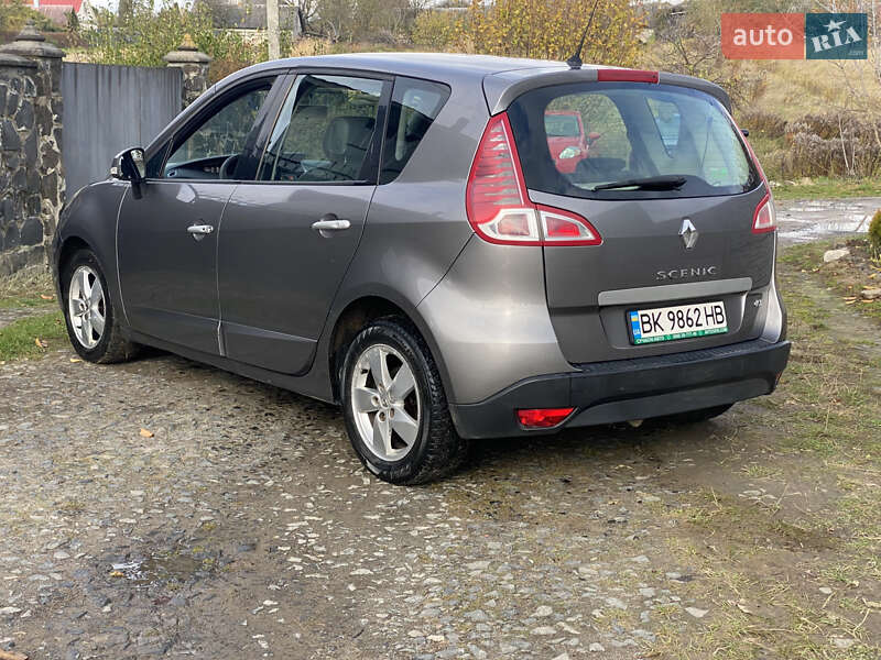 Минивэн Renault Scenic 2011 в Ровно