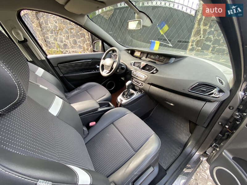 Минивэн Renault Scenic 2011 в Ровно
