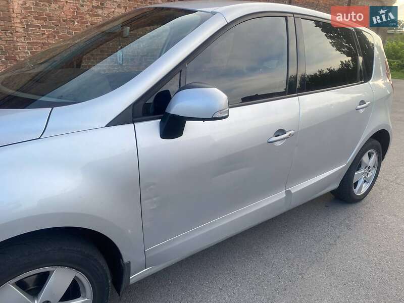 Мінівен Renault Scenic 2009 в Чернігові