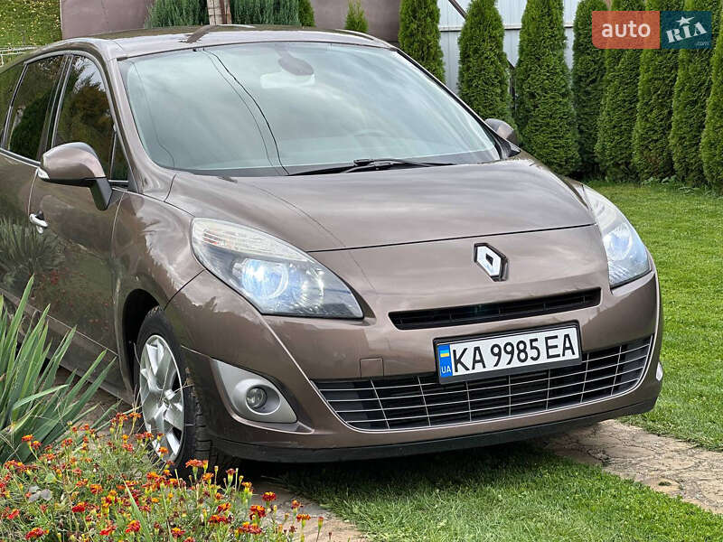 Минивэн Renault Scenic 2011 в Ивано-Франковске