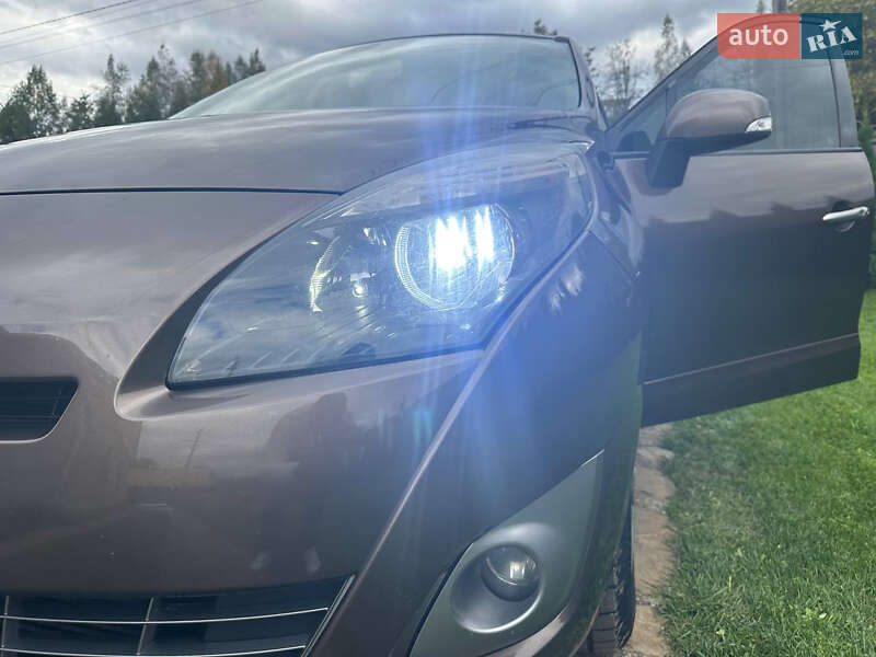 Минивэн Renault Scenic 2011 в Ивано-Франковске