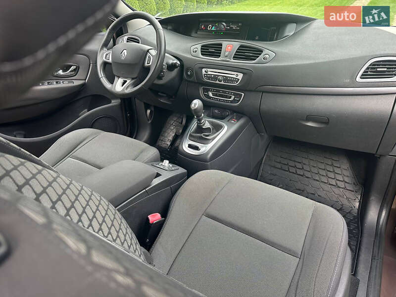 Минивэн Renault Scenic 2011 в Ивано-Франковске