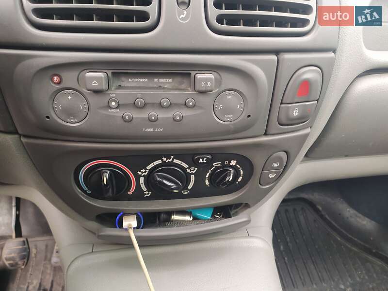 Минивэн Renault Scenic 2000 в Ровно