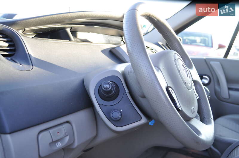 Минивэн Renault Scenic 2004 в Киеве фото 36 Минивэн Renault Scenic 2004 в Киеве