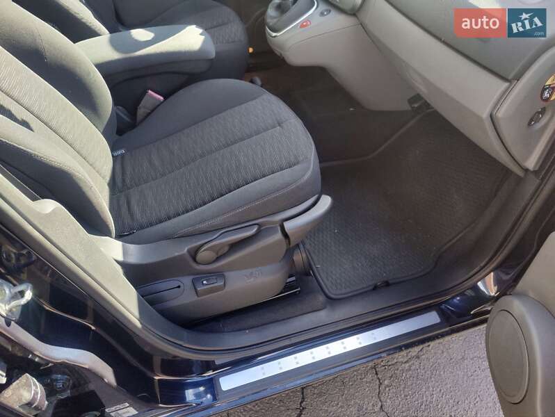 Мінівен Renault Scenic 2007 в Луцьку