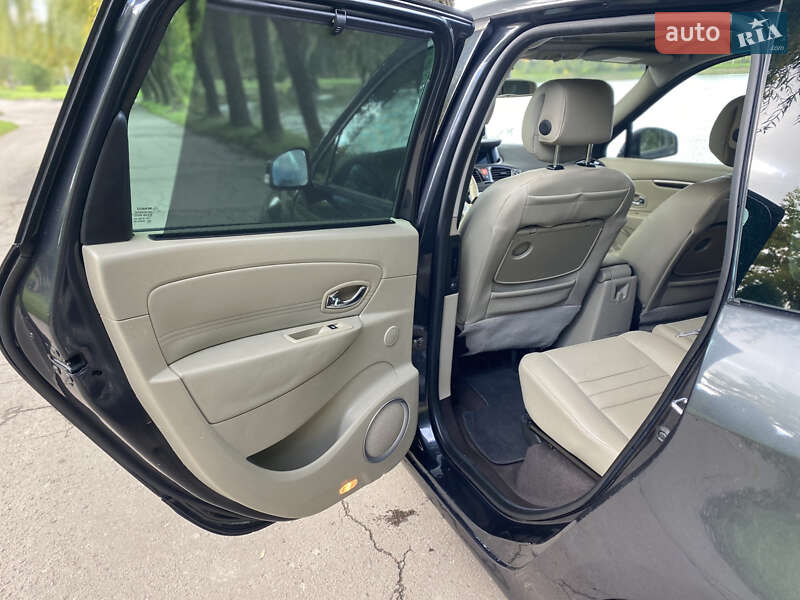 Минивэн Renault Scenic 2011 в Ровно