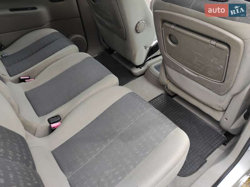 Минивэн Renault Scenic 2005 в Сарнах