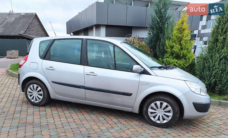 Минивэн Renault Scenic 2005 в Сарнах