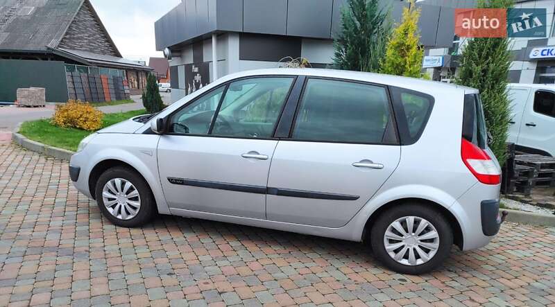 Минивэн Renault Scenic 2005 в Сарнах