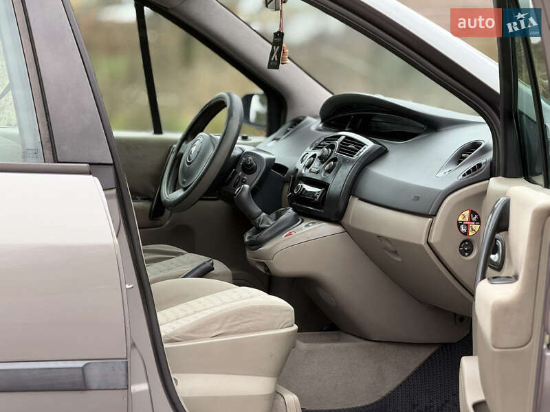 Минивэн Renault Scenic 2004 в Мене фото 9 Минивэн Renault Scenic 2004 в Мене