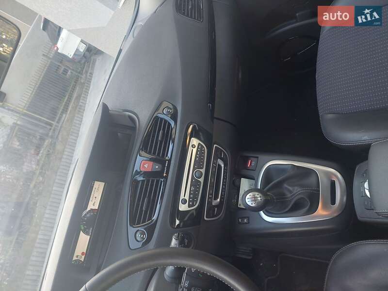 Минивэн Renault Scenic 2011 в Тернополе
