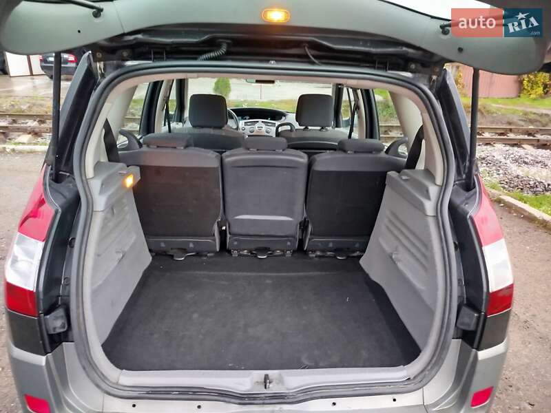 Минивэн Renault Scenic 2006 в Ахтырке