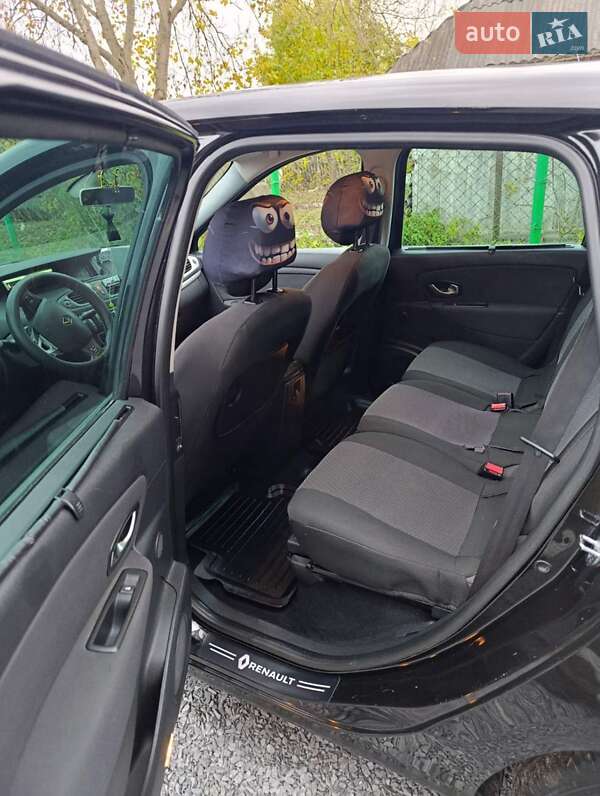 Мінівен Renault Scenic 2010 в Рівному фото 5 Мінівен Renault Scenic 2010 в Рівному