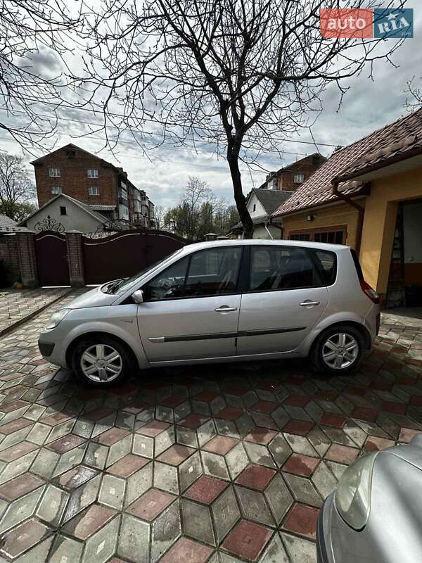 Минивэн Renault Scenic 2005 в Черновцах