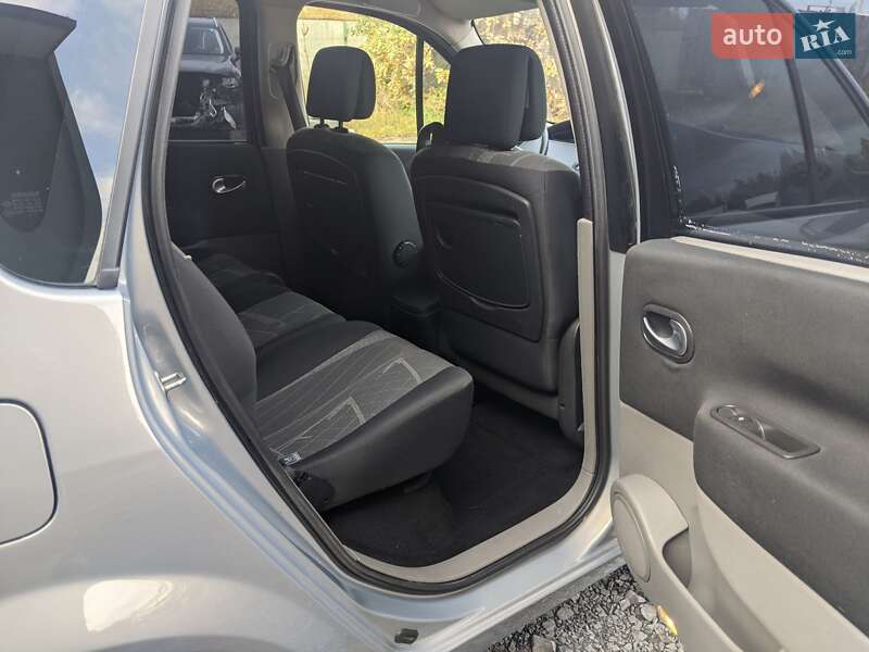 Минивэн Renault Scenic 2004 в Ковеле