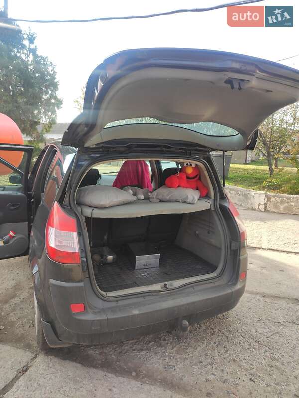 Мінівен Renault Scenic 2004 в Лозовій
