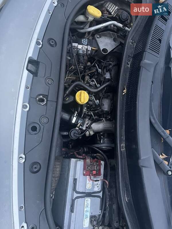 Мінівен Renault Scenic 2004 в Новояворівську