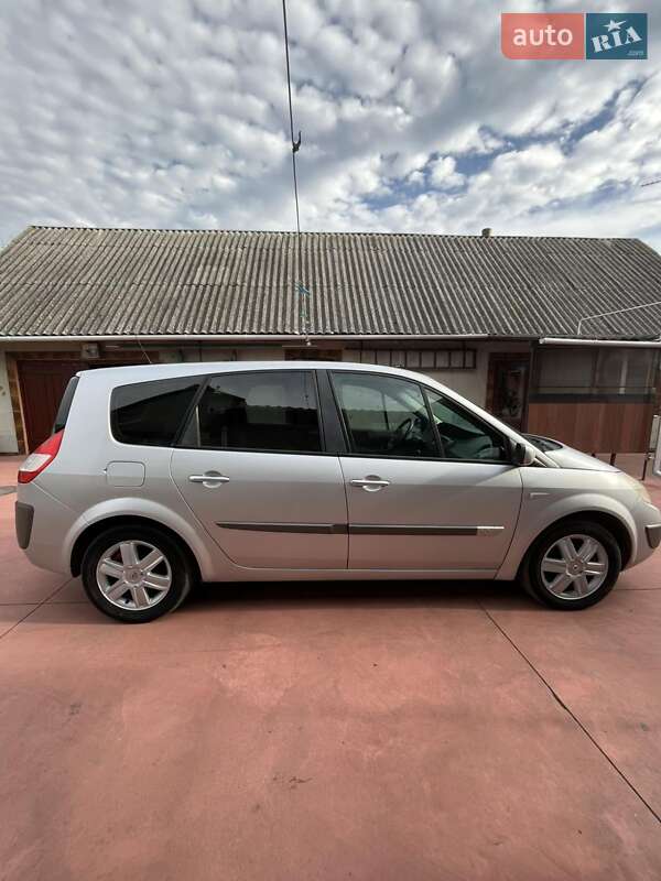 Минивэн Renault Scenic 2005 в Дубно