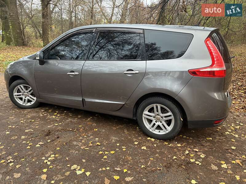 Мінівен Renault Scenic 2012 в Ніжині