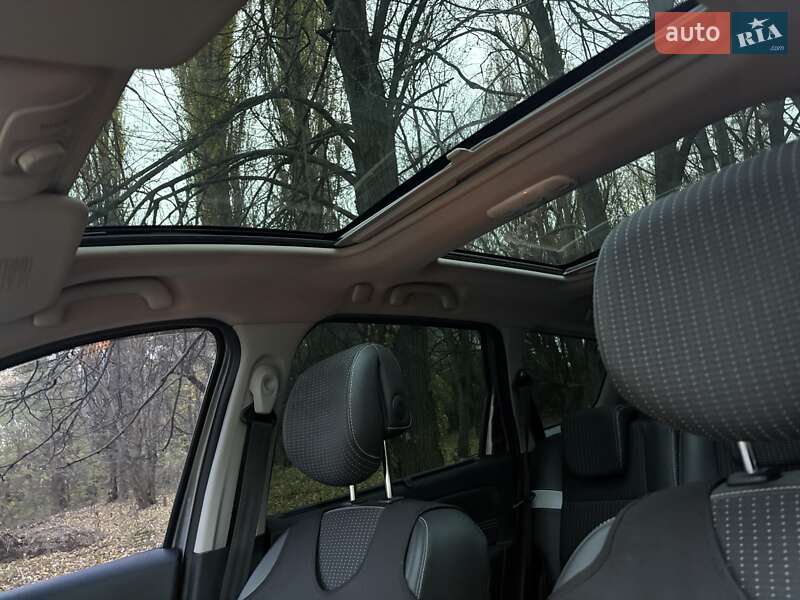 Мінівен Renault Scenic 2012 в Ніжині