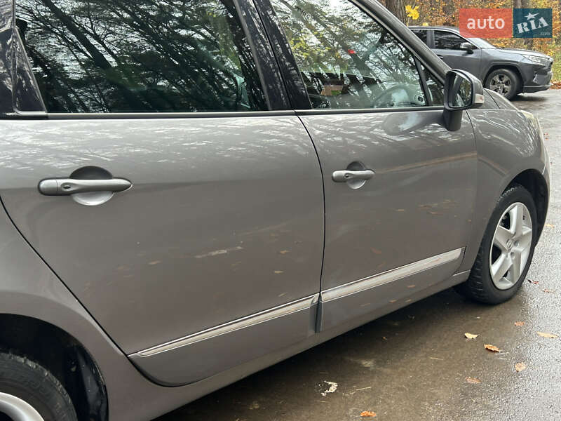 Мінівен Renault Scenic 2015 в Львові