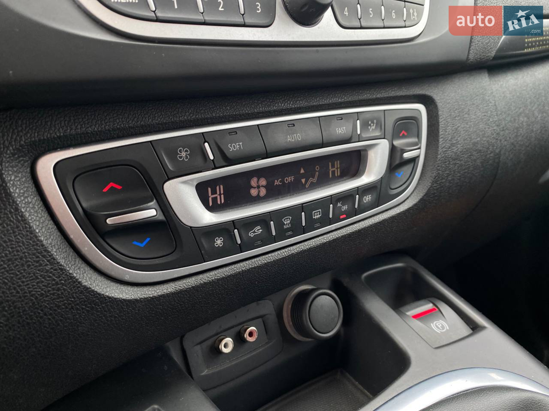 2010 Renault Scenic - мініатюра 18