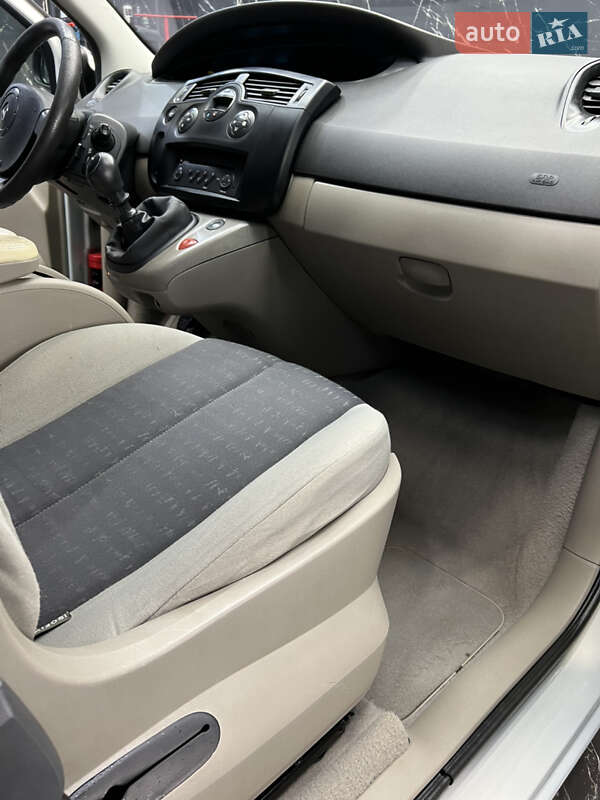 Мінівен Renault Scenic 2003 в Львові фото 21 Мінівен Renault Scenic 2003 в Львові