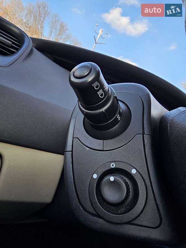 Минивэн Renault Scenic 2007 в Киеве