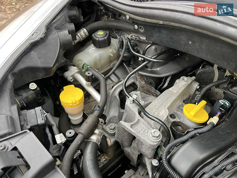 Мінівен Renault Scenic 2010 в Охтирці фото 57 Мінівен Renault Scenic 2010 в Охтирці