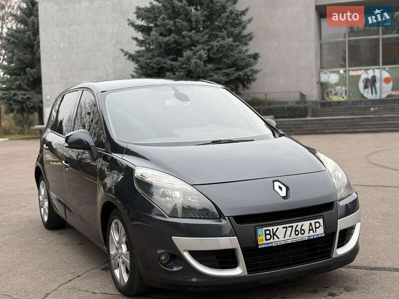 Минивэн Renault Scenic 2011 в Ровно