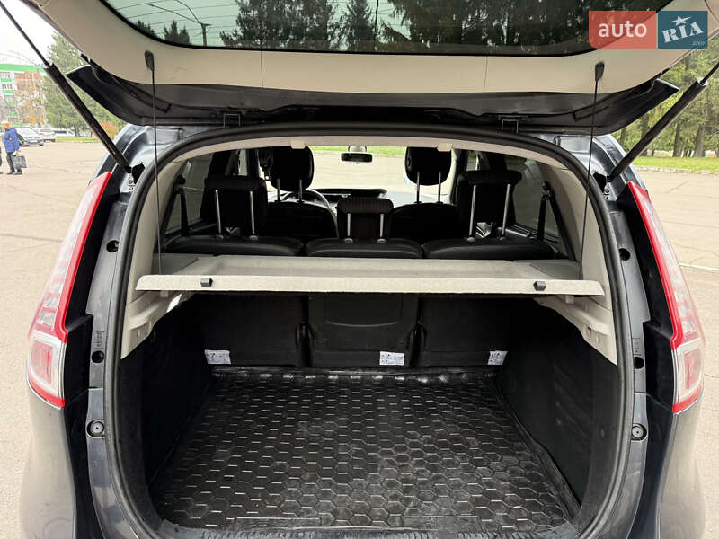 Минивэн Renault Scenic 2011 в Ровно