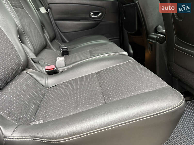 Минивэн Renault Scenic 2011 в Ровно