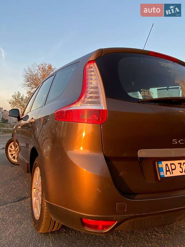 Мінівен Renault Scenic 2010 в Запоріжжі
