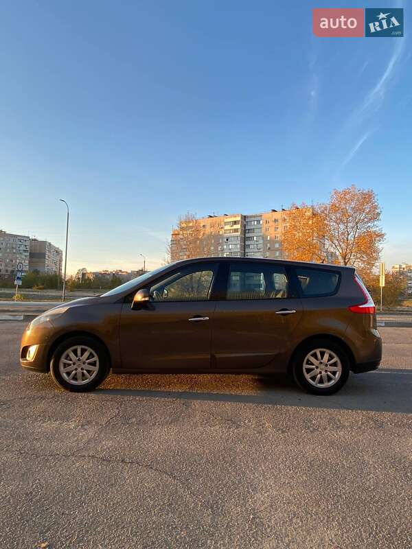Мінівен Renault Scenic 2010 в Запоріжжі