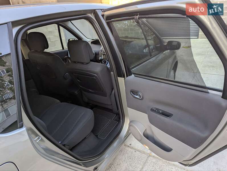 Мінівен Renault Scenic 2006 в Дубні