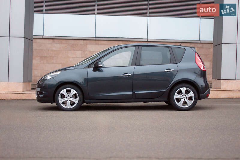 Минивэн Renault Scenic 2009 в Киеве