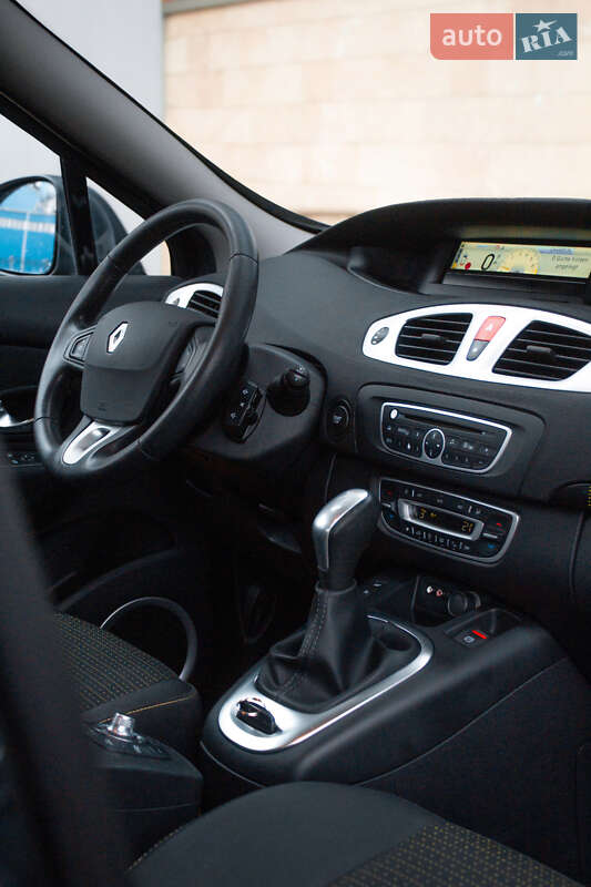 Минивэн Renault Scenic 2009 в Киеве