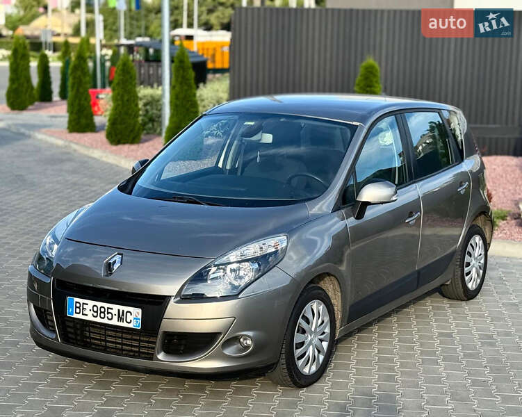 Мінівен Renault Scenic 2010 в Луцьку