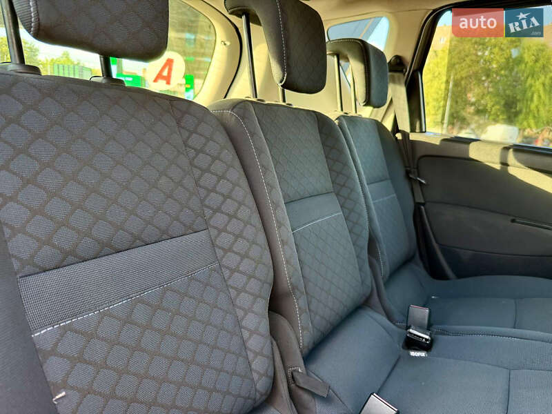 Мінівен Renault Scenic 2010 в Луцьку