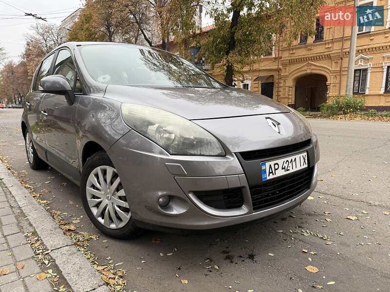 Минивэн Renault Scenic 2010 в Запорожье
