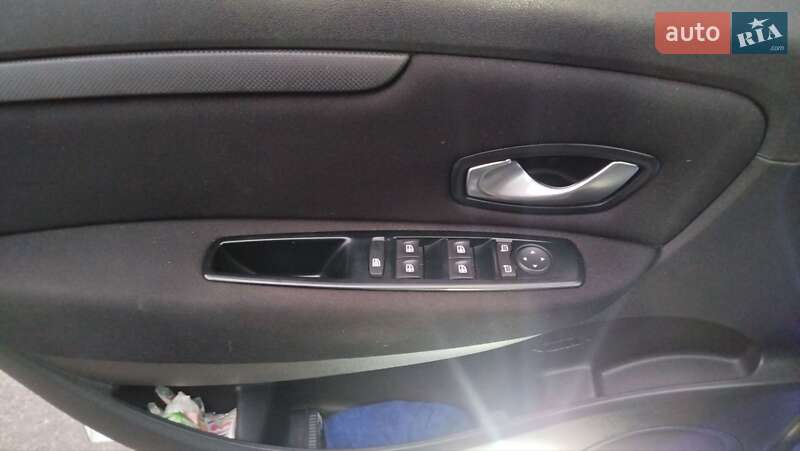 Минивэн Renault Scenic 2010 в Оратове фото 18 Минивэн Renault Scenic 2010 в Оратове