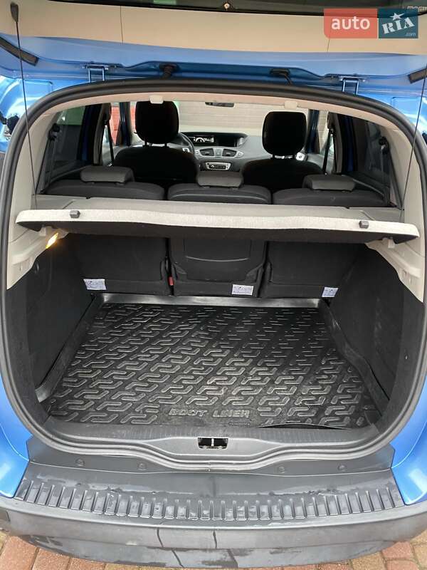 Минивэн Renault Scenic 2012 в Коростене