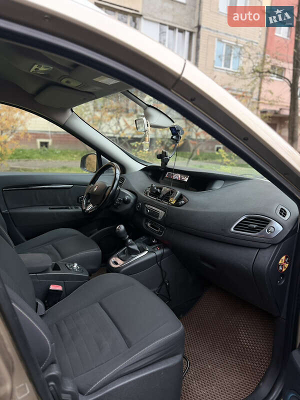 Минивэн Renault Scenic 2014 в Киеве