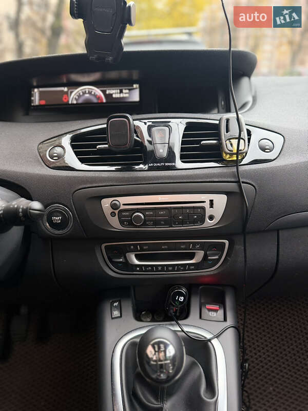 Минивэн Renault Scenic 2014 в Киеве