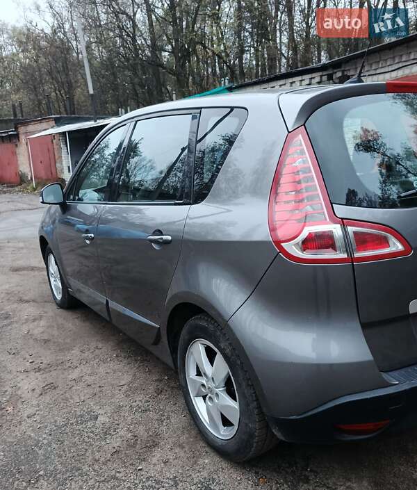 Минивэн Renault Scenic 2011 в Чернигове
