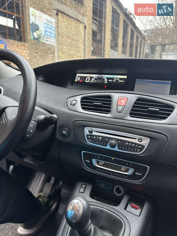 Мінівен Renault Scenic 2009 в Києві фото 14 Мінівен Renault Scenic 2009 в Києві