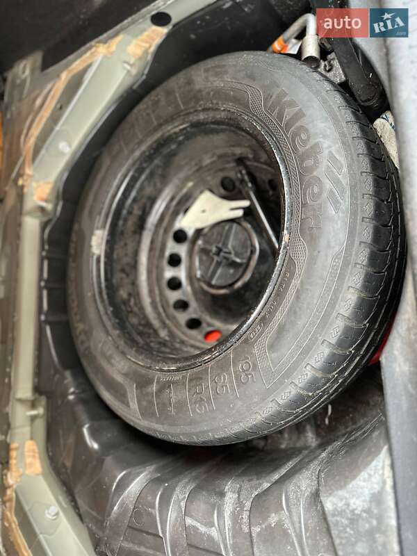 Мінівен Renault Scenic 2011 в Чорнобаї